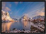 Góry, Jezioro, Zima, Wioska Reine, Norwegia, Wyspa Moskenesoya
