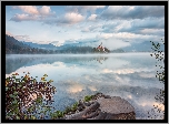 Słowenia, Góry, Wyspa Blejski Otok, Jezioro Bled, Kościół Wniebowzięcia Marii Panny, Mgła, Chmury, Odbicie