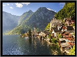 Austria, Hallstatt, Góry Alpy Salzburskie, Jezioro Hallstattersee, Domy, Chmury