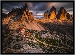 Włochy, Góry, Dolomity, Domy, Chmury, Zmierzch, Schronisko, Śzczyty Tre Cime di Lavaredo