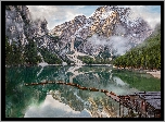 Włochy, Jezioro, Pragser Wildsee, Lago di Braies, Góry, Dolomity, Domek, Łódki, Chmury