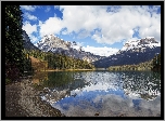 Park Narodowy Yoho, Góry, Las, Drzewa, Jezioro Emerald Lake, Chmury, Prowincja Kolombia Brytyjska, Kanada