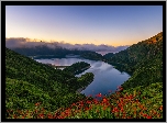 Jezioro, Lagoa do Fogo, Góry, Chmury, Drzewa, Wyspa Sao Miguel, Azory, Portugalia