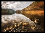 Walia, Park Narodowy Snowdonia, Jezioro Llyn Gwynant, Jesień, Kamienie, Wzgórza, Drzewa