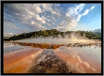 Stany Zjednoczone, Park Narodowy Yellowstone, Gorące, Źródło, Opary,  Zalesione, Wzgórze, Chmury