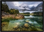 Jezioro Fusine Lake, Góry, Alpy Julijskie, Skały, Drzewa, Włochy