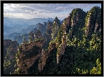 Chiny, Prowincja Hunan, Góry Wuling Shan, Yangjiajie Scenic Area, Rezerwat przyrody Wulingyuan, Skały, Lasy