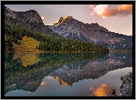 Kanada, Kolumbia Brytyjska, Park Narodowy Yoho, Jezioro Emerald Lake, Góry, Świerki, Odbicie