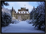 Zamek Inveraray, Inveraray Castle, Szkocja, Zima, Drzewa, Aleja