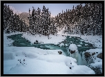 Zima, Wodospad Sunwapta Falls, Rzeka Sunwapta, Park Narodowy Jasper, Skały, Góry, Drzewa, Prowincja Alberta, Kanada